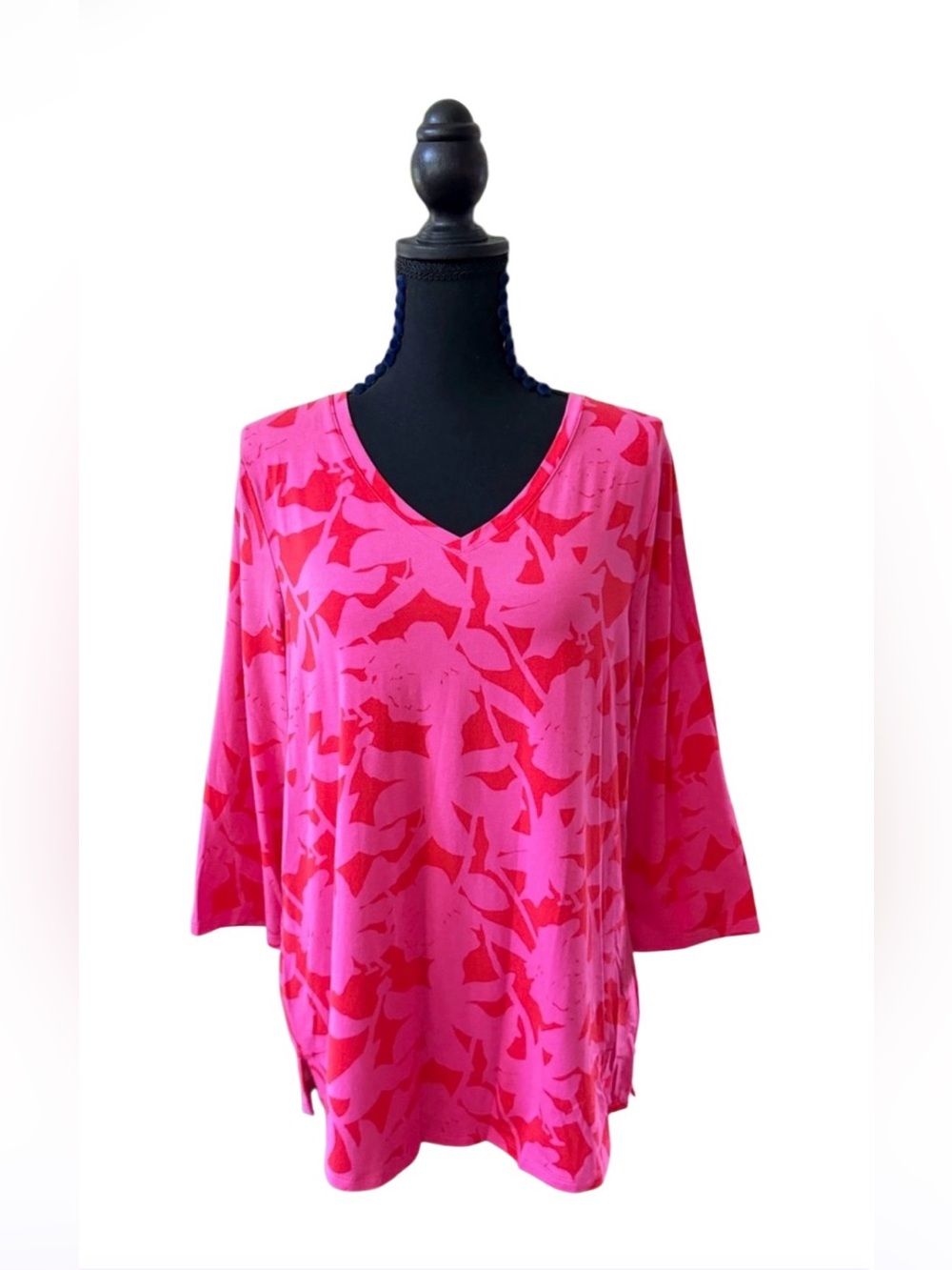 Belle by Kim Gravel Pink and Red V-Neck Floral Top